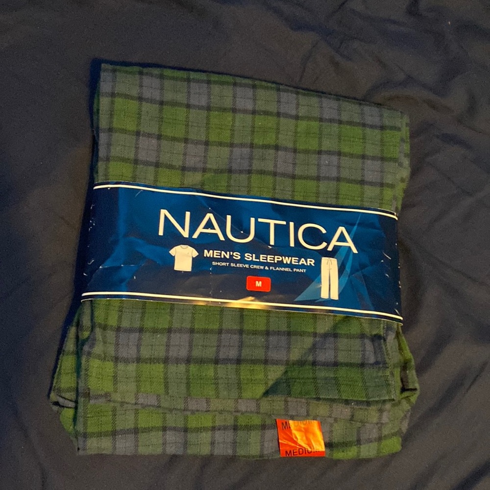 Nautica Men’s Flannel Pajama Set. Short Sleeve Crew & Flannel Pants